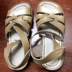 Saltwater sandals size 10
